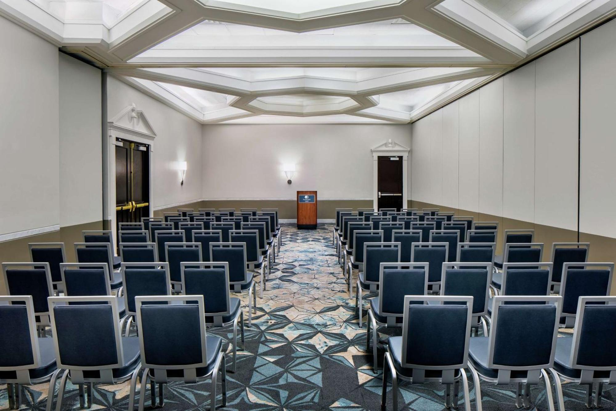 Hotel Doubletree By Hilton Nashua Exterior foto