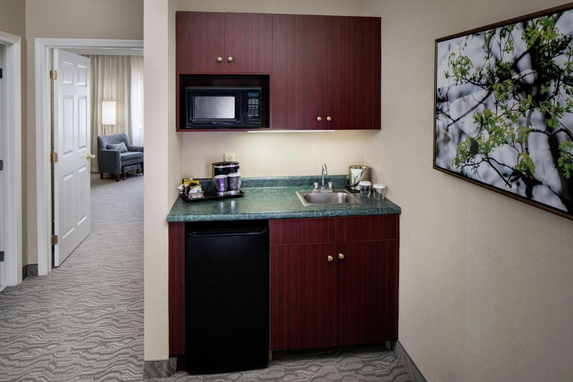 Hotel Doubletree By Hilton Nashua Exterior foto
