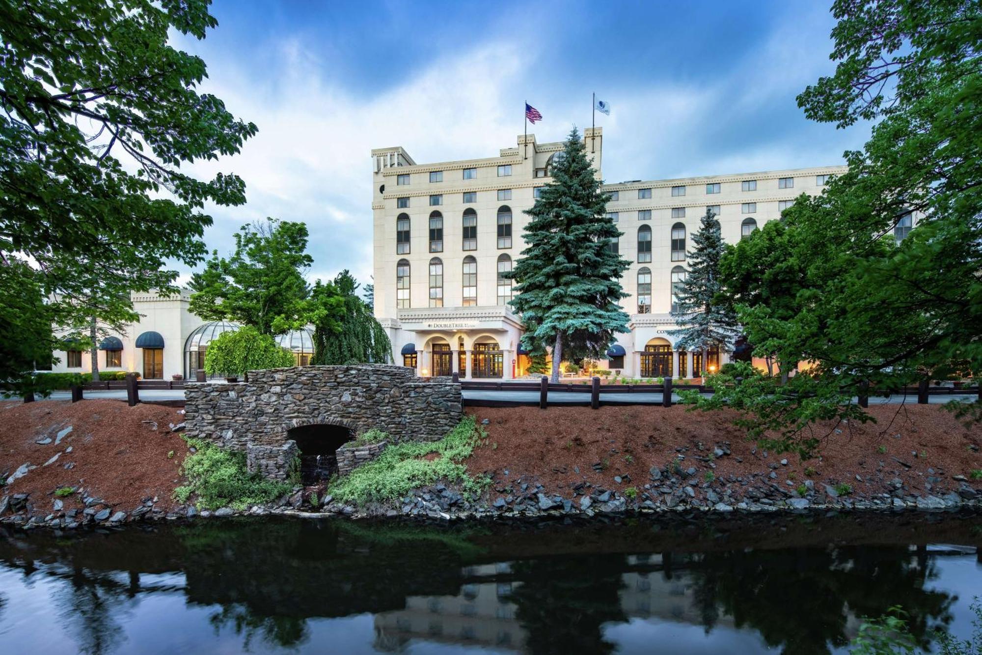 Hotel Doubletree By Hilton Nashua Exterior foto